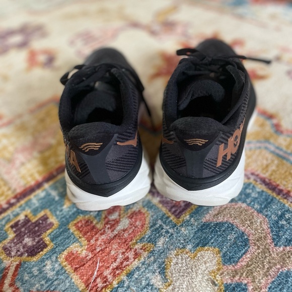 Hoka - Picture 3 of 10